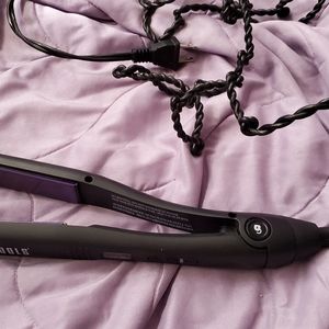 Hot Tools Hair Straighter